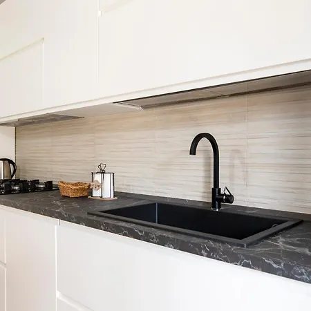 Dada Luxury * バーリ